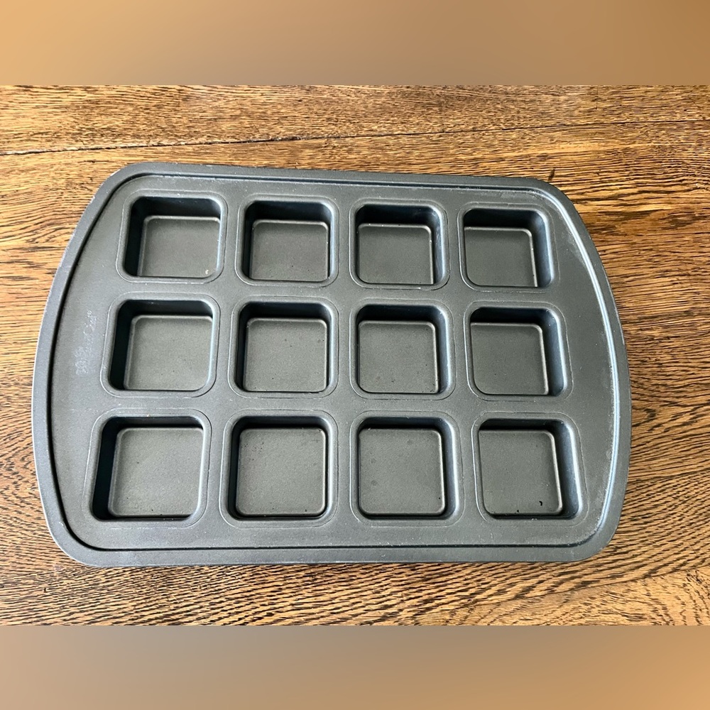 Pampered Chef Brownie Pan